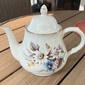 Floral Ceramic Teapot with Lid